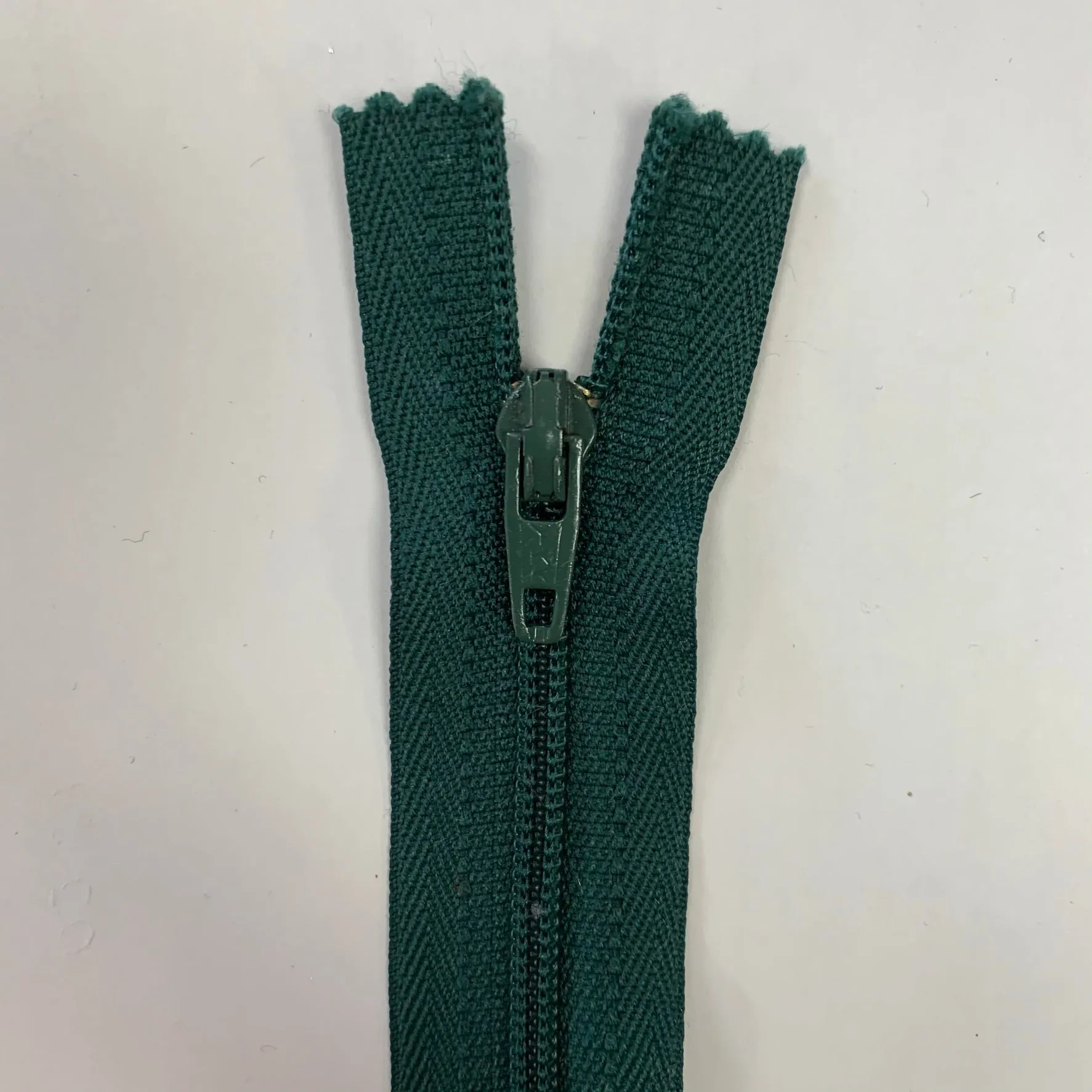 4" / 10cm Nylon Zip  - Select Colour NEW