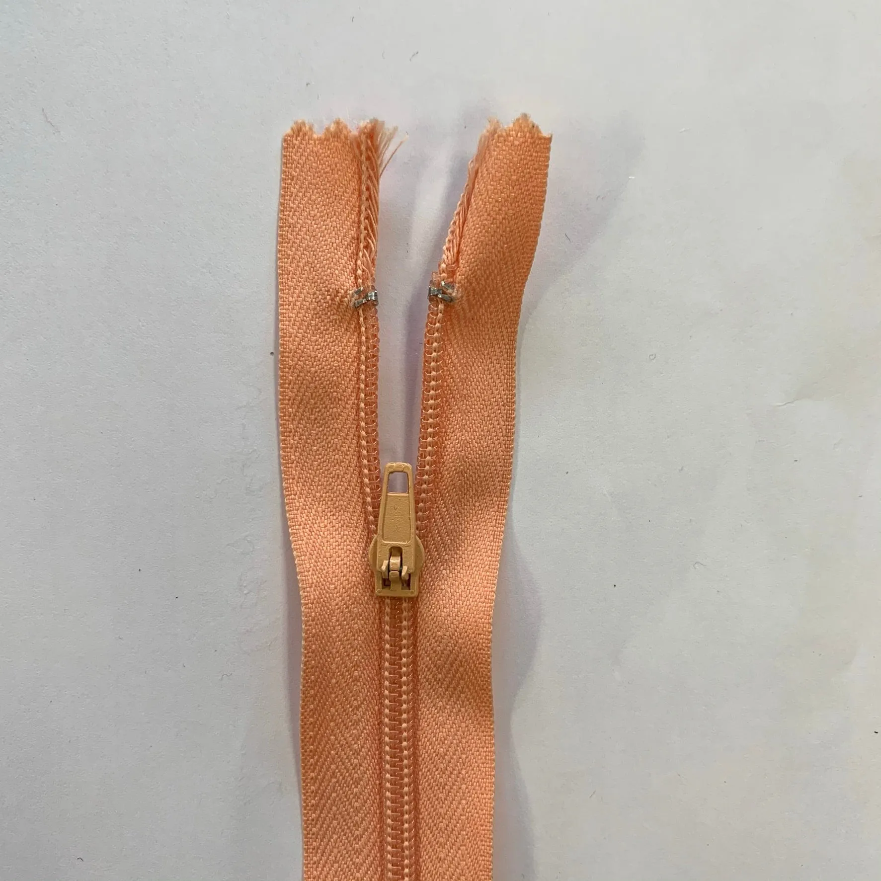 4" / 10cm Nylon Zip  - Select Colour NEW