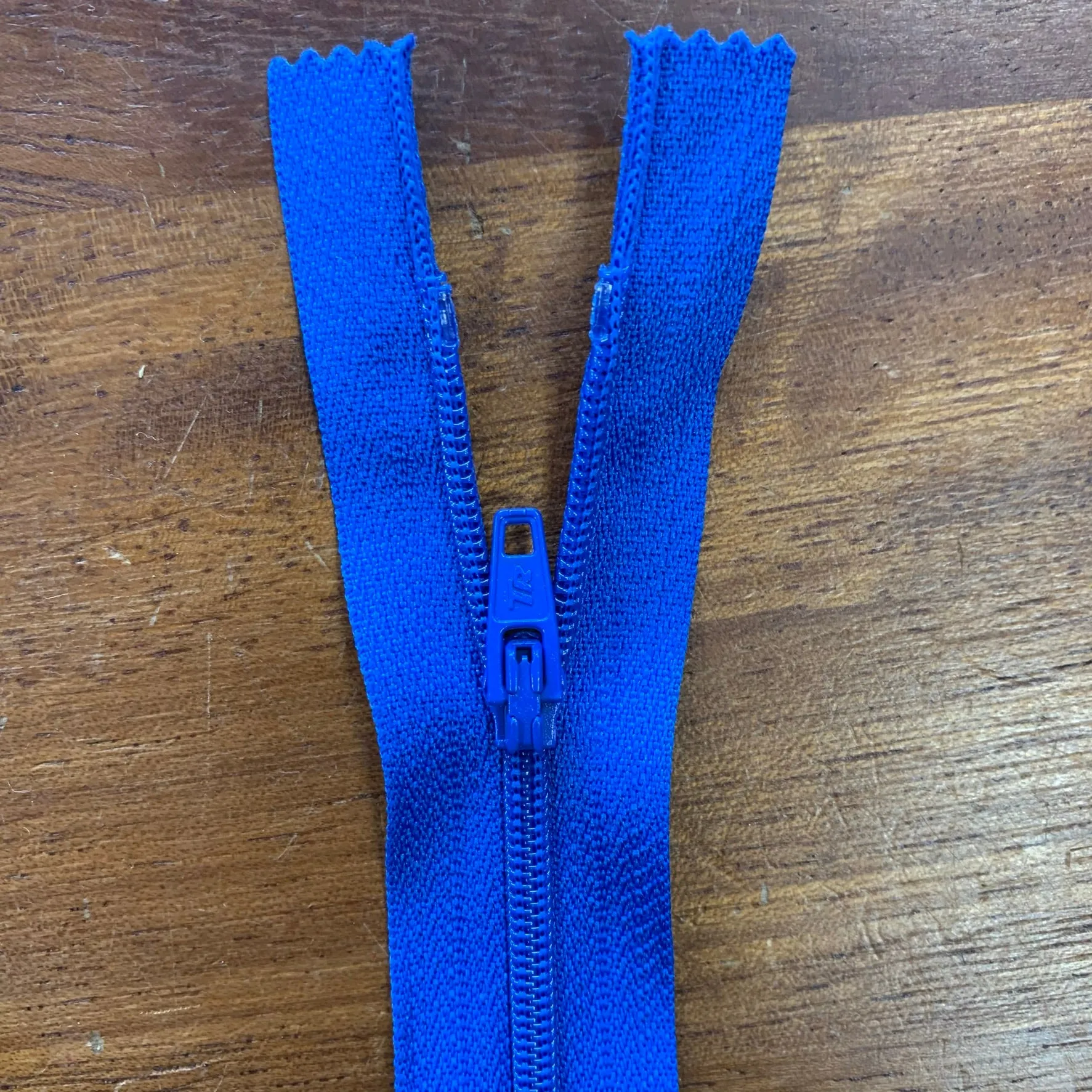 4" / 10cm Nylon Zip  - Select Colour NEW