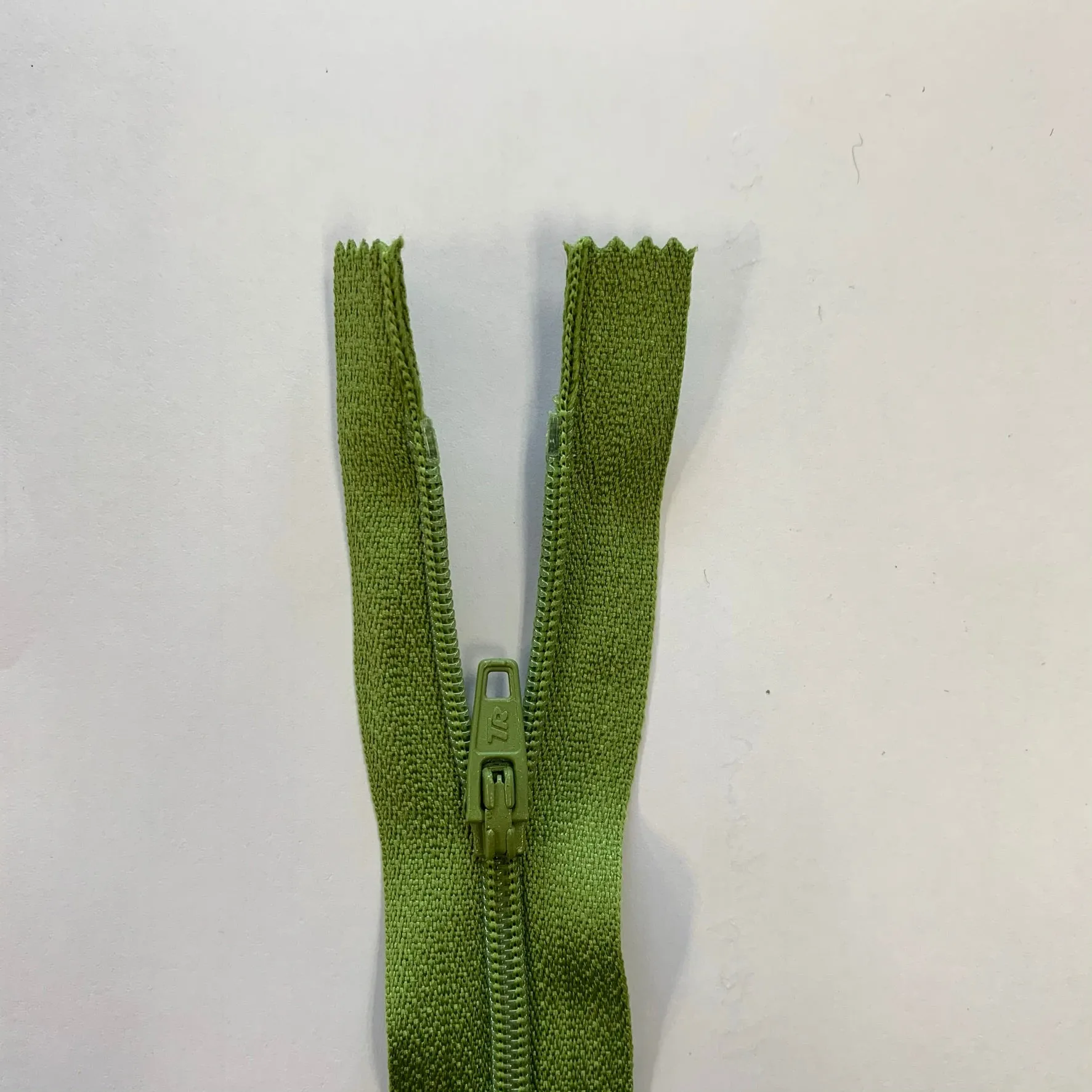 4" / 10cm Nylon Zip  - Select Colour NEW