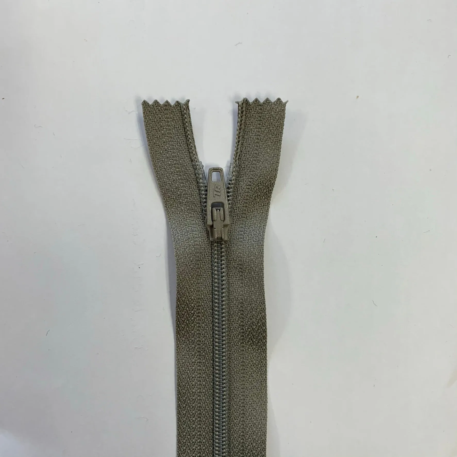 4" / 10cm Nylon Zip  - Select Colour NEW