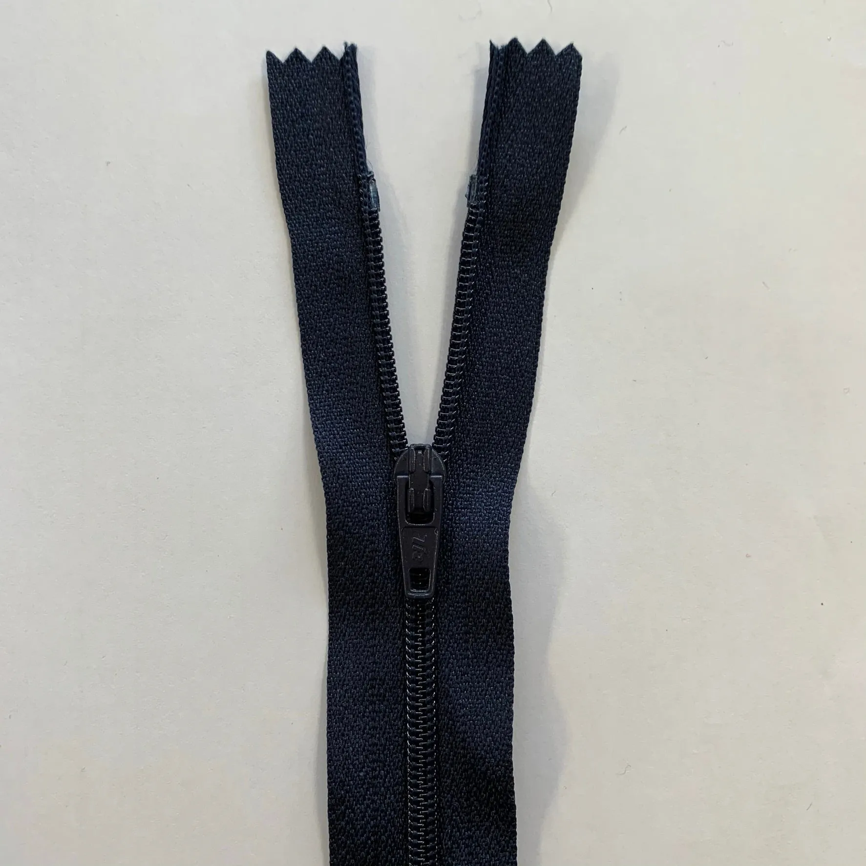 4" / 10cm Nylon Zip  - Select Colour NEW