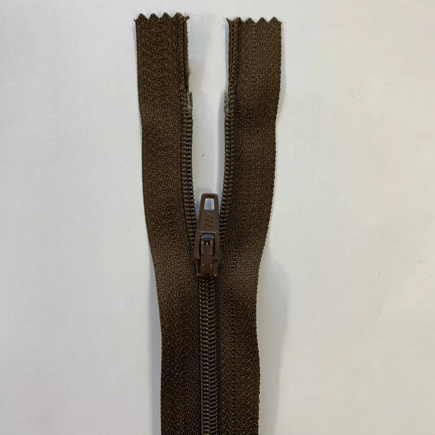 4" / 10cm Nylon Zip  - Select Colour NEW