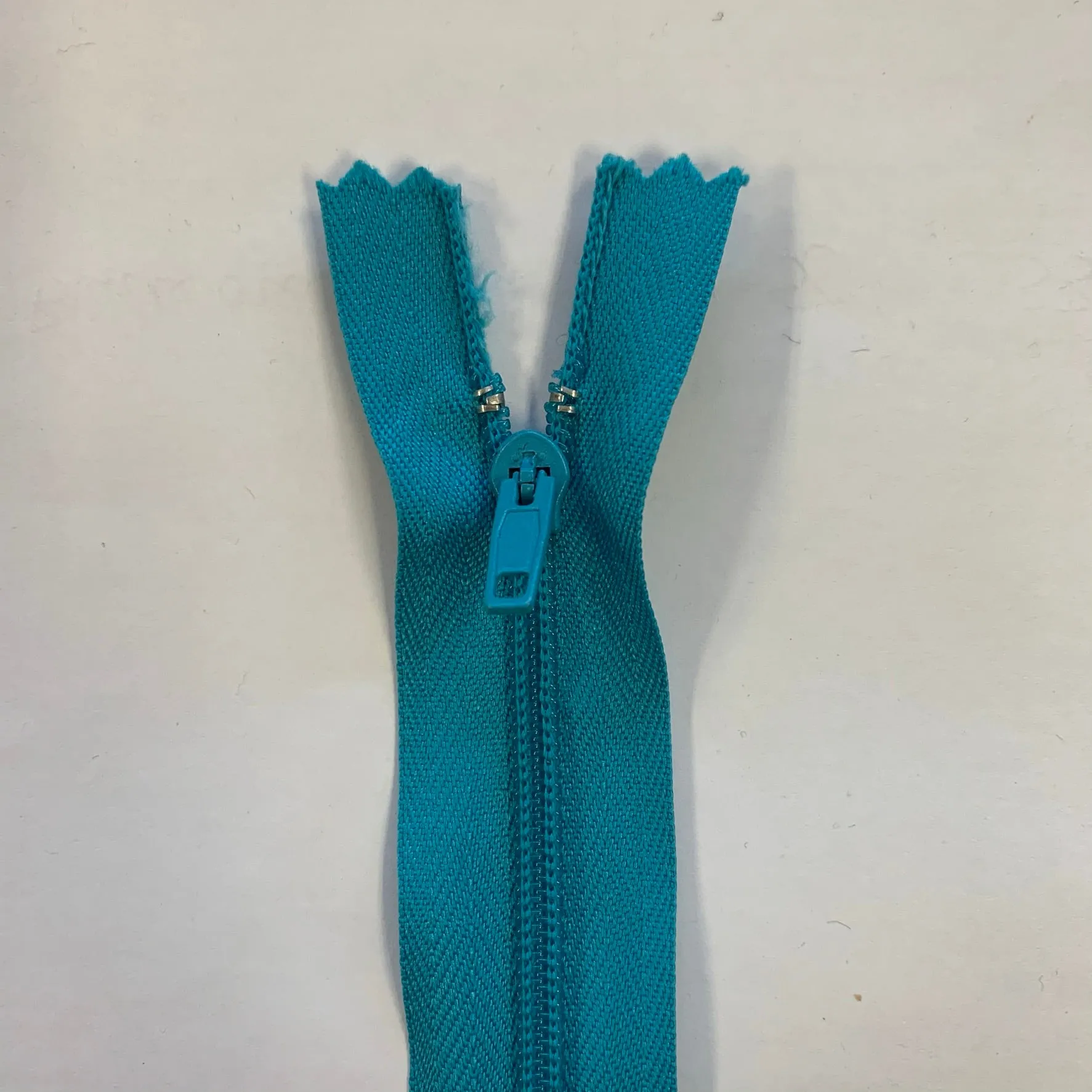 4" / 10cm Nylon Zip  - Select Colour NEW